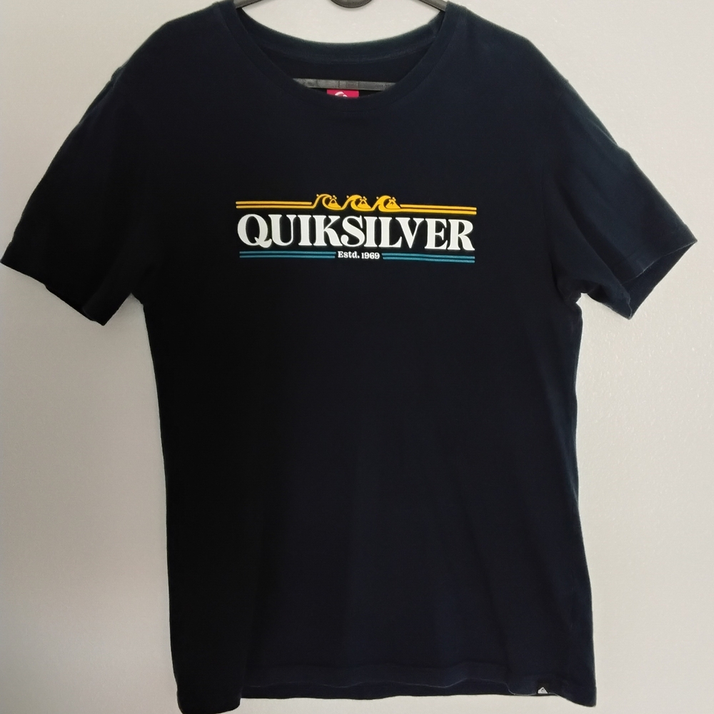 Quiksilver Men's Navy T-Shirt